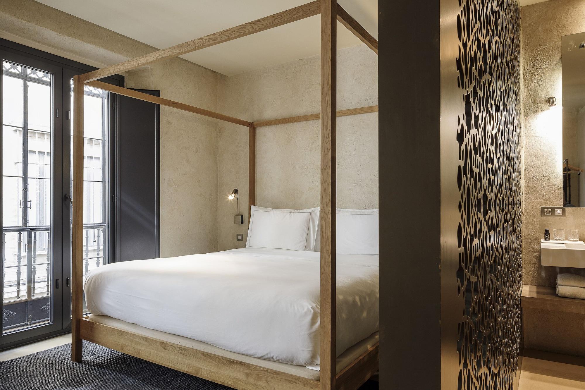 Eme カテドラル ホテル セビリア エクステリア 写真 A room at the hotel