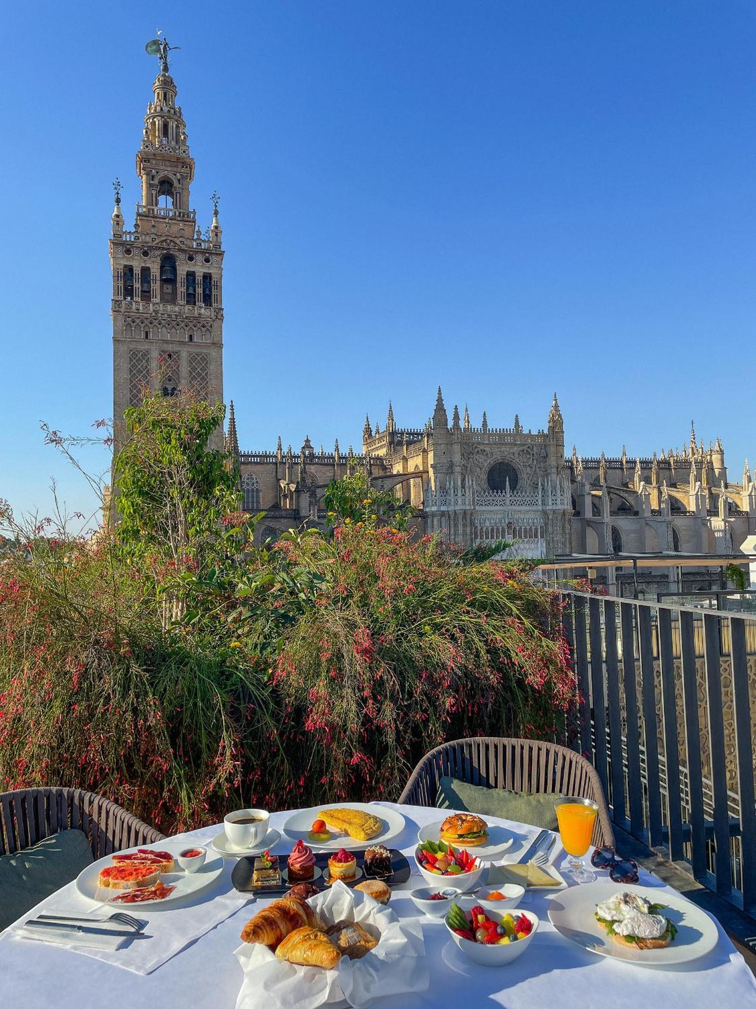 Eme カテドラル ホテル セビリア エクステリア 写真 The University of Seville