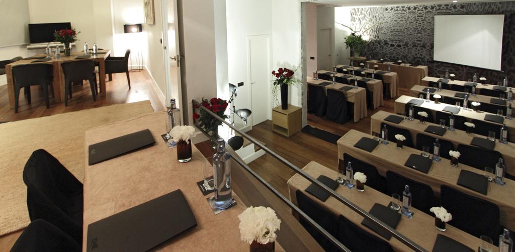 Eme カテドラル ホテル セビリア ビジネス 写真 The interior of the restaurant