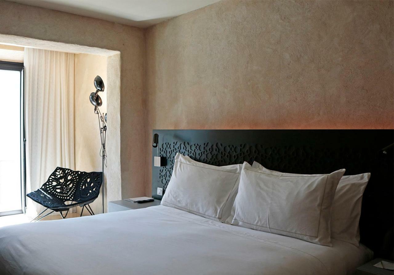 Eme カテドラル ホテル セビリア エクステリア 写真 A room at the hotel